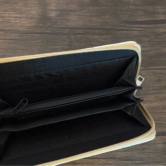 zip around wallet - Picture 3 of 3